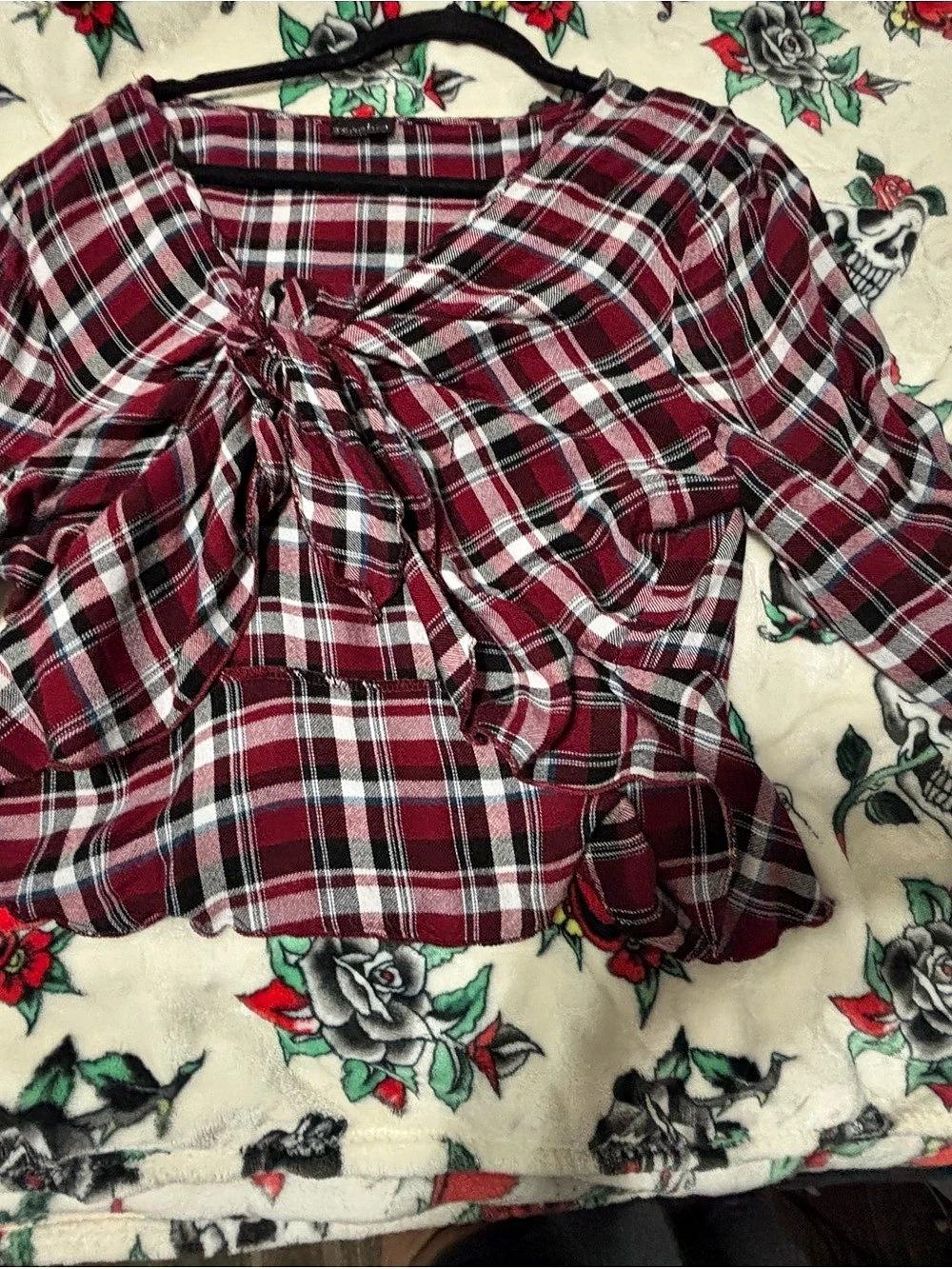 Zenana Plaid Tie Front Blouse in Red & Black Like New